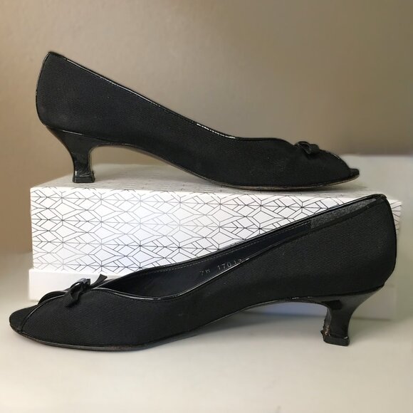 STUART WEITZMAN 🐈‍⬛ Black Open Toe Kitten Heels - Picture 2 of 15